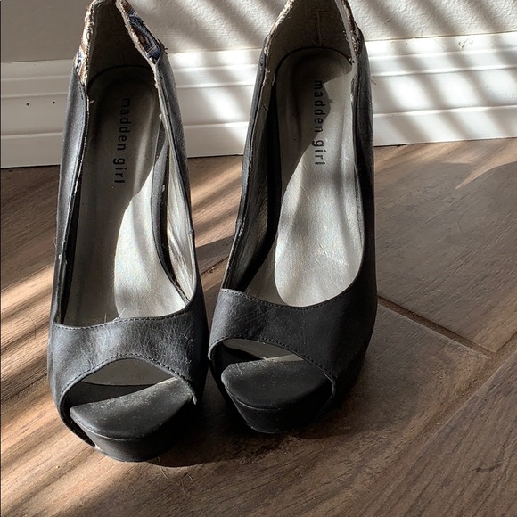 Amazing unique open toe pumps - Picture 3 of 5